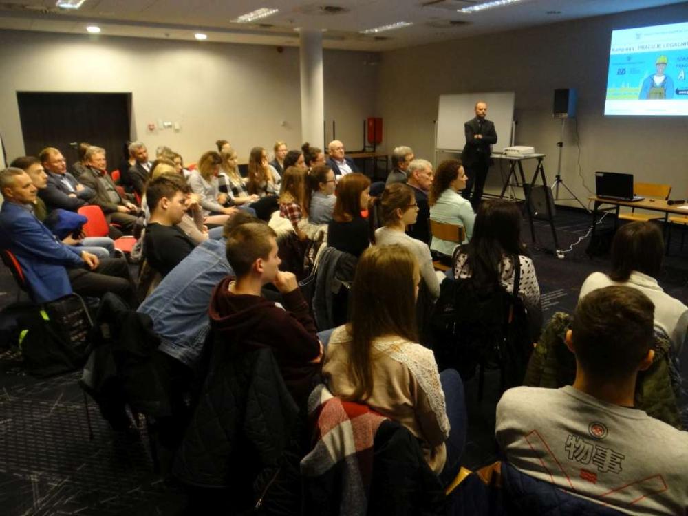 Zdjęcie galerii artykułu: Zdjęcie nr 23 - uczestnicy debaty Pracuję legalnie - Zdjęcie nr 23 - uczestnicy debaty Pracuję legalnie